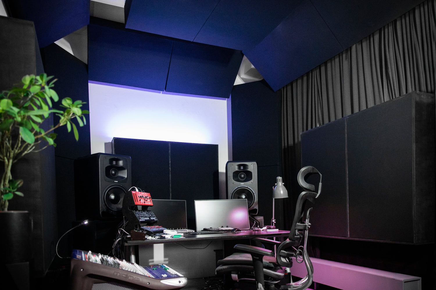 Where Should I Put My Bass Traps? Pro Mixing Room Set Up Example